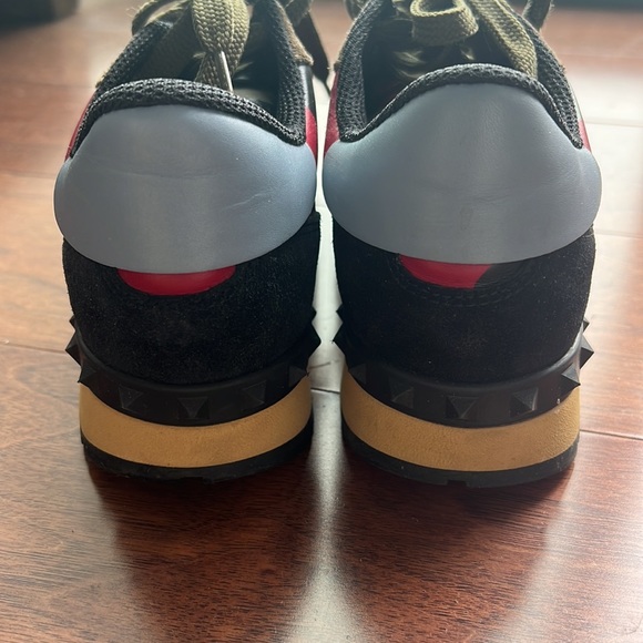 LIKE NEW Rockstud Camo Sneaker - Picture 4 of 5